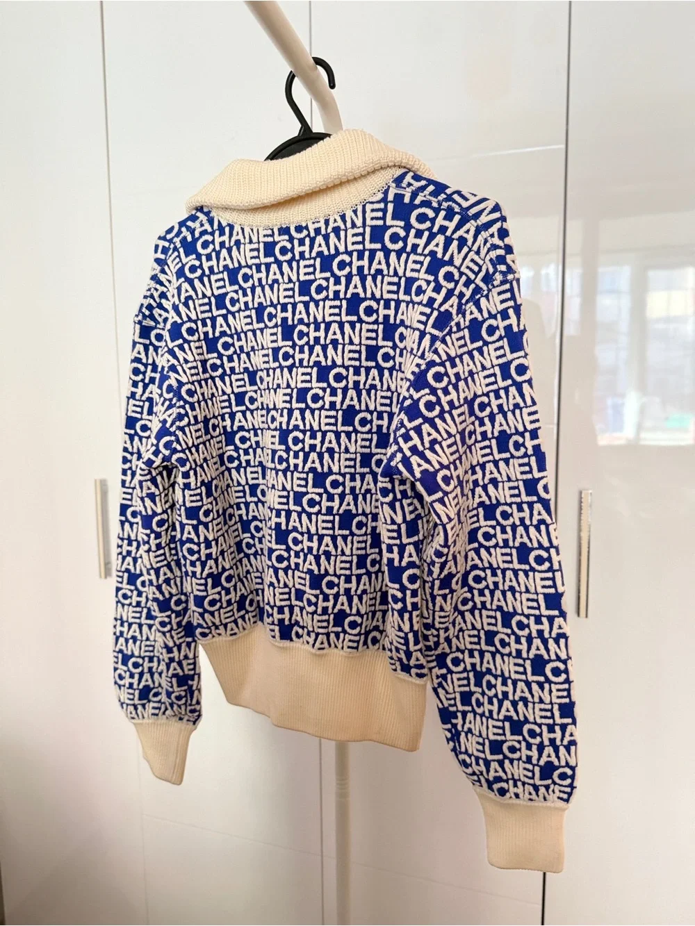 CHANEL logo knit